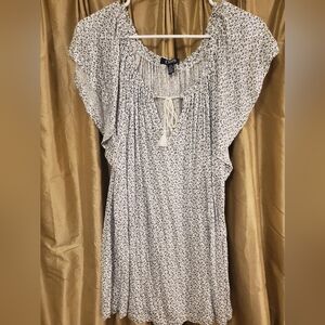Chaps White and Navy Floral Blouse Womens Top Size Large New In Package
